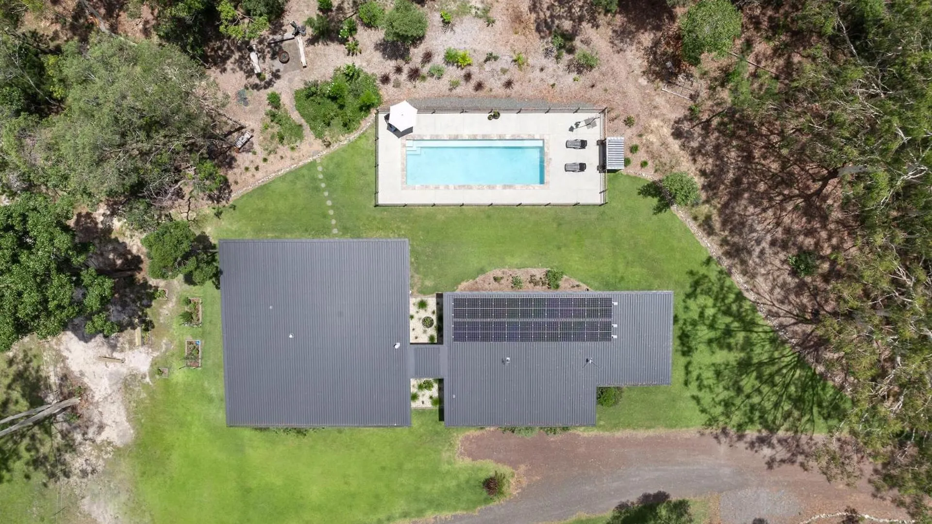 Holiday home 287 Lake Cooroibah Road Cooroibah Qld 4565